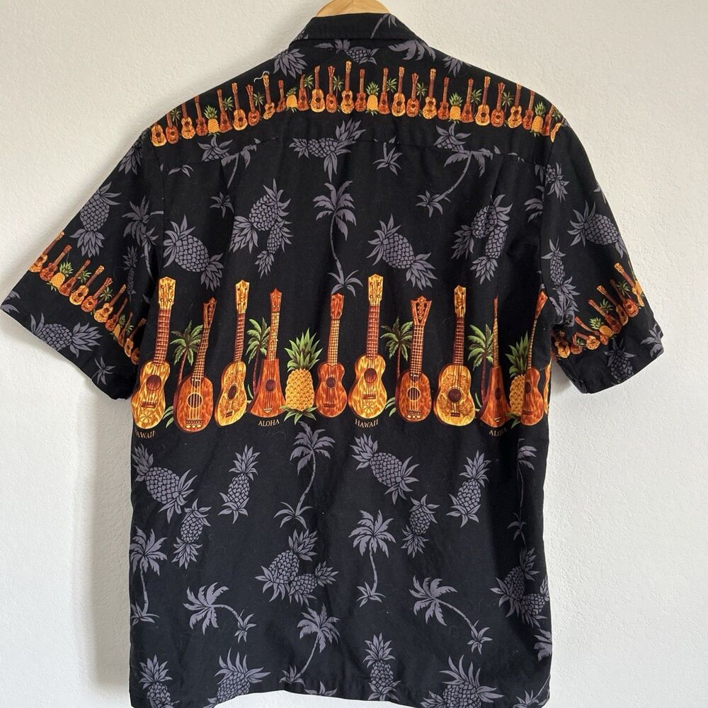 Royal Hawaiian Creations Shirt  Black w Pineapples & Ukuleles Beach Cruise Sz L - Picture 3 of 12